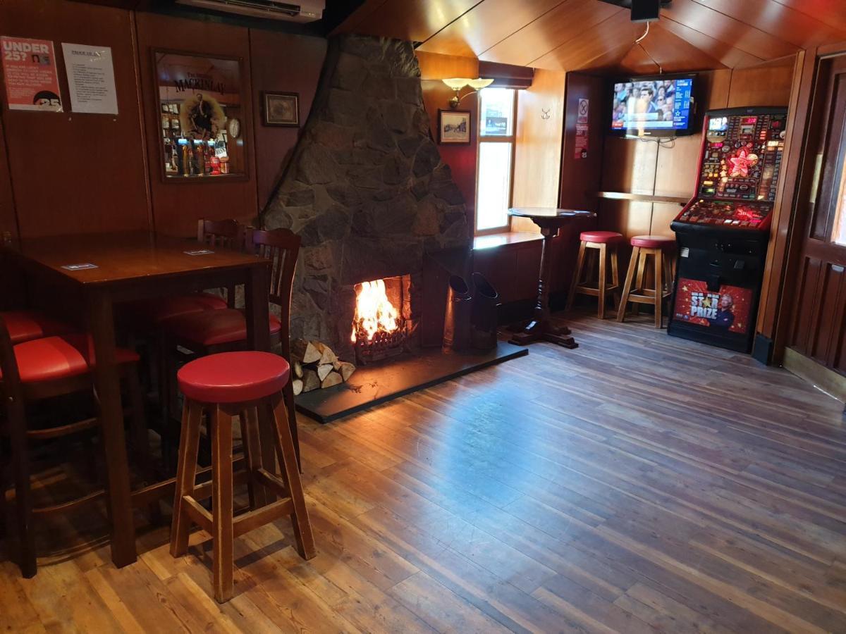 Commercial Hotel Олнес Екстериор снимка