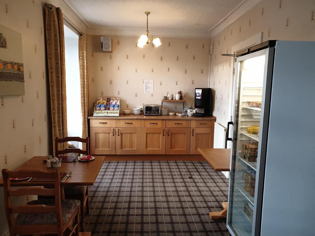 Commercial Hotel Олнес Екстериор снимка